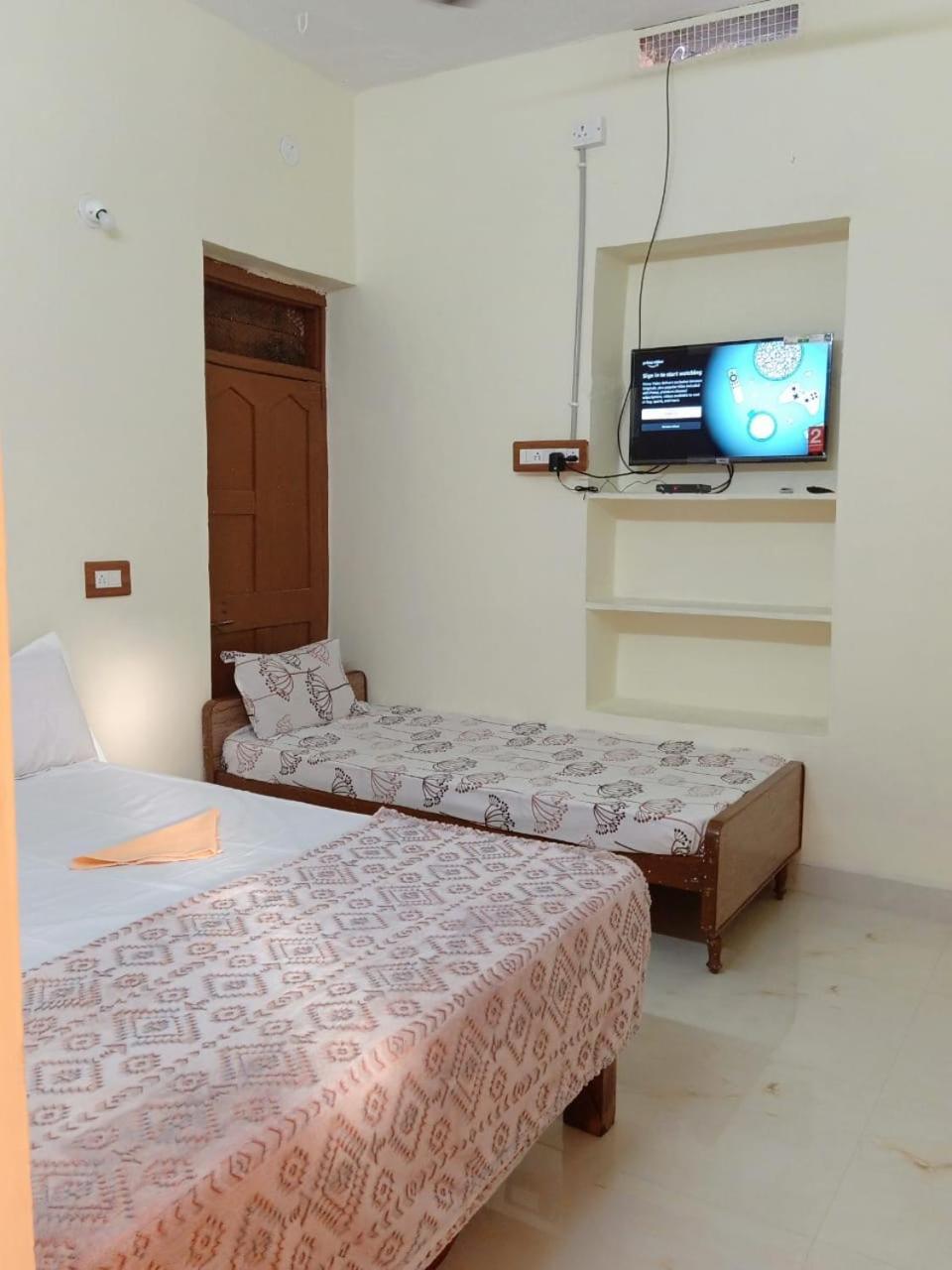 Mahesh Guest House Hampi Buitenkant foto