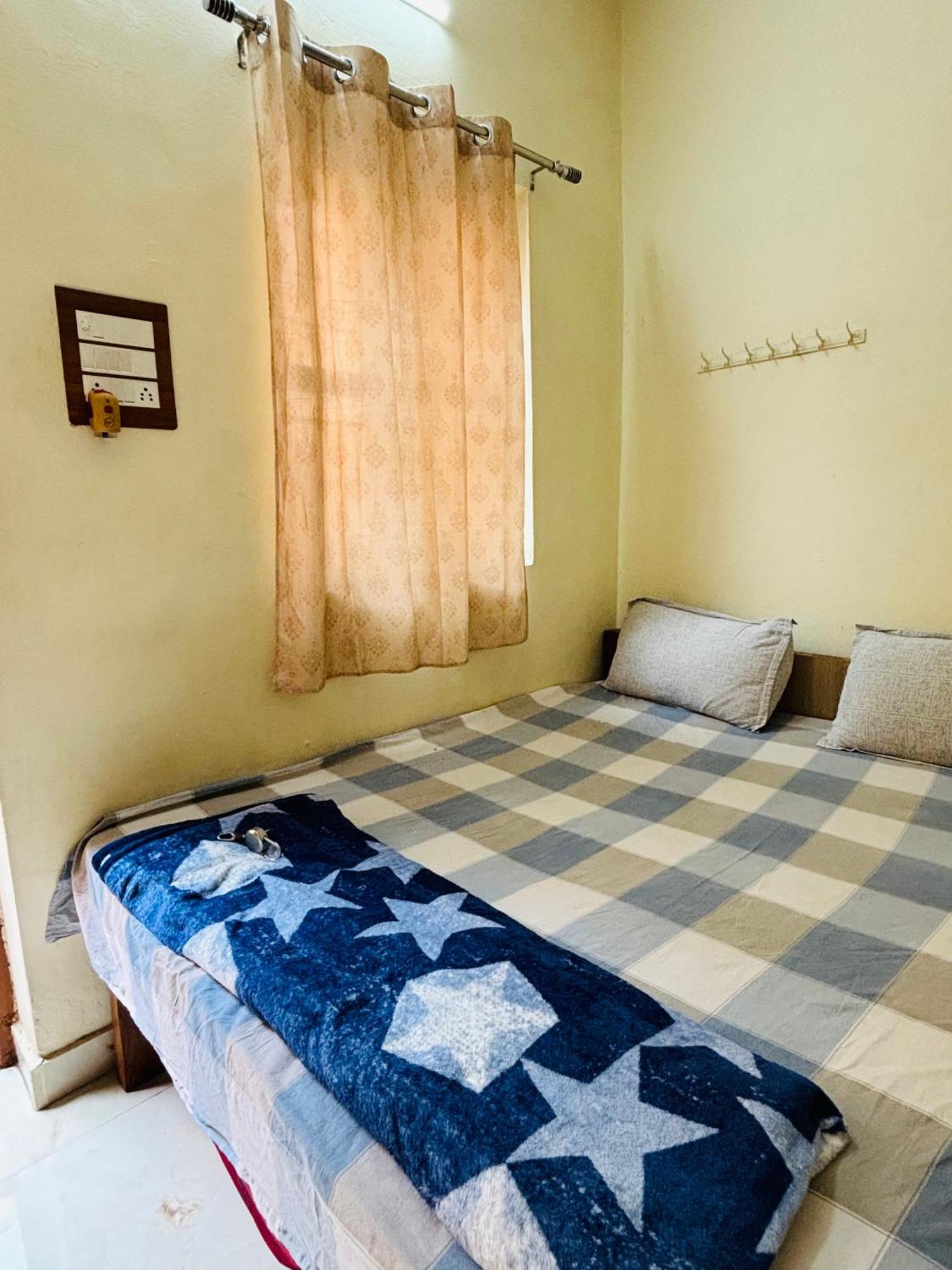 Mahesh Guest House Hampi Buitenkant foto